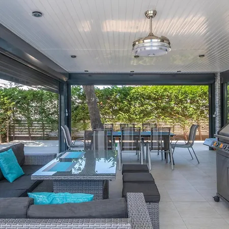 Holiday home In With Outdoor Swimming Pool *
