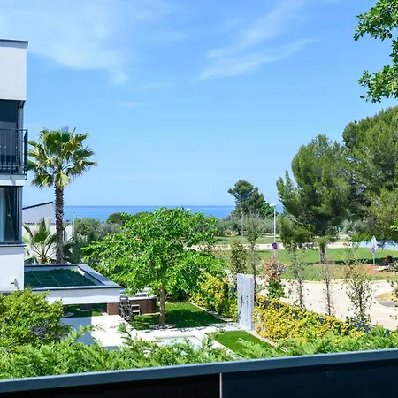 Holiday home In With Outdoor Swimming Pool