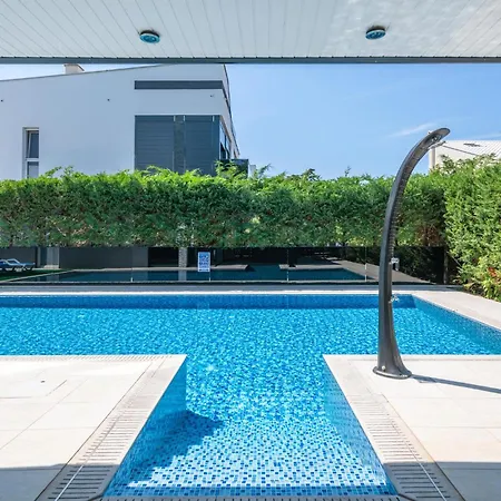 Holiday home In With Outdoor Swimming Pool *