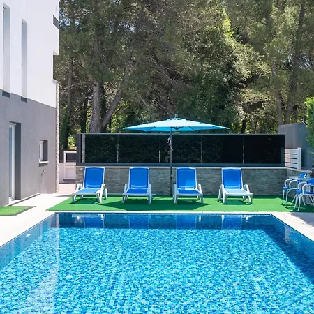In With Outdoor Swimming Pool Holiday home Fazana
